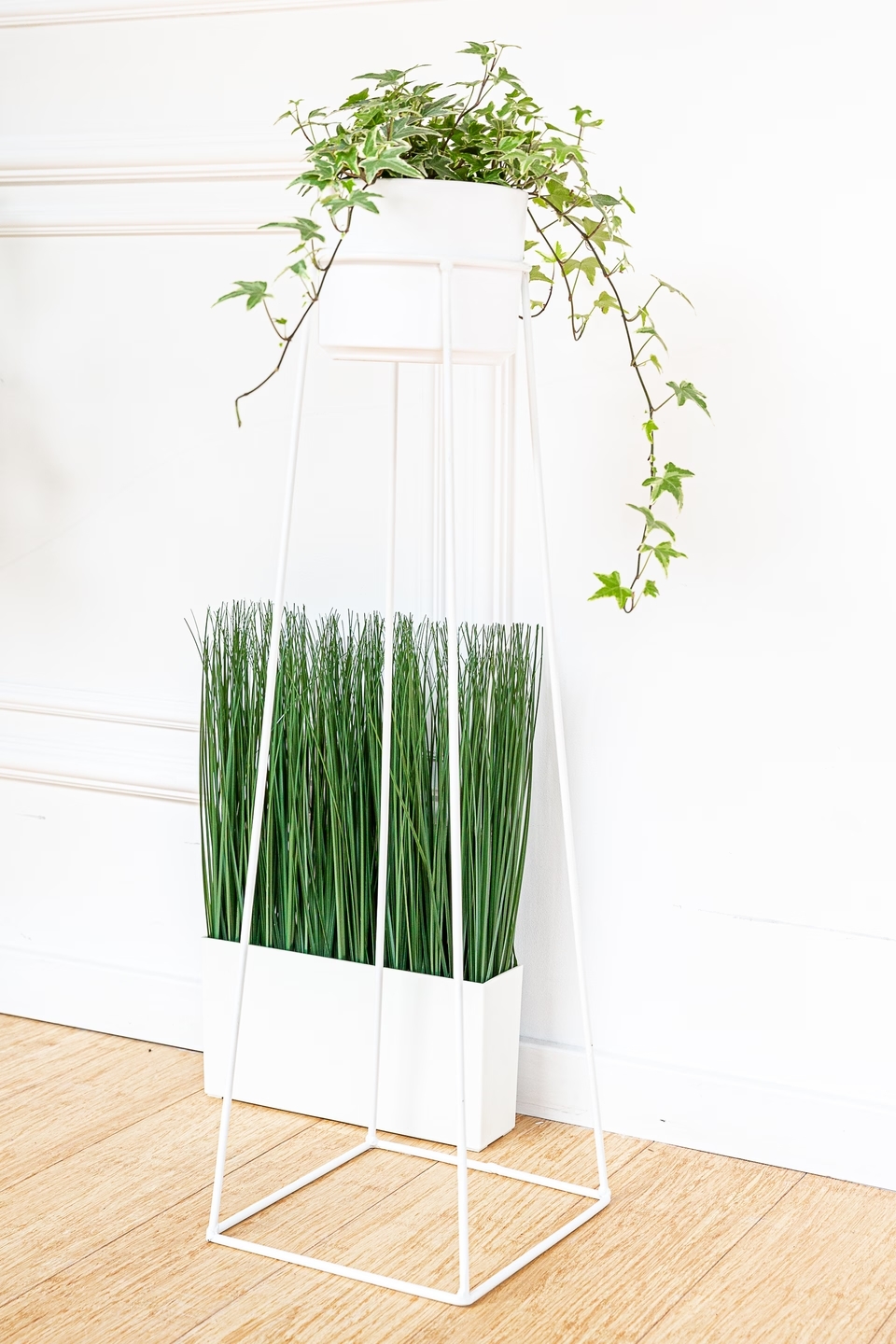 Einzelner Pflanzenständer. Blumenbeet - LOFTY