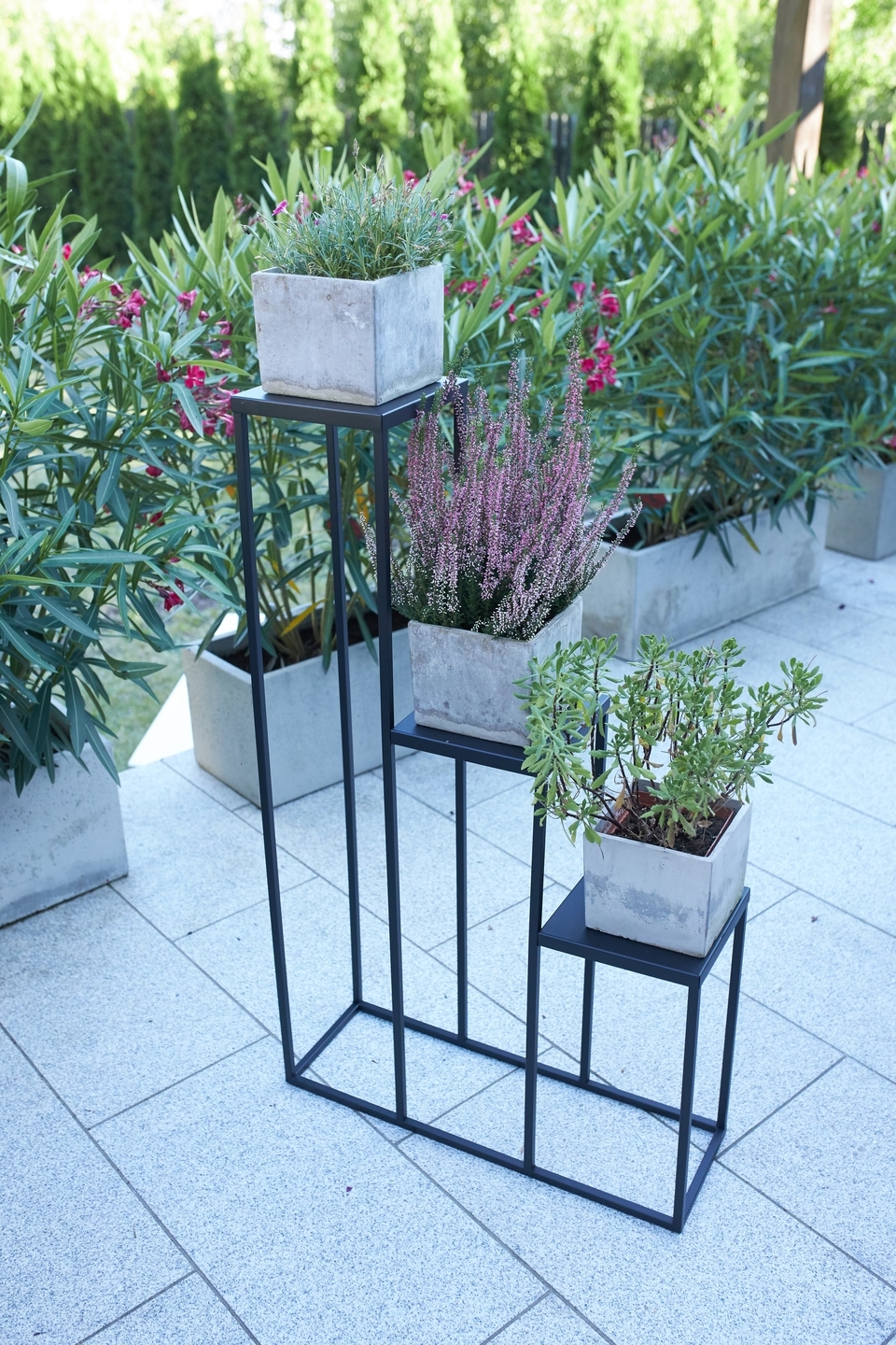 Stufiger Blumenständer Simple - Inneneinrichtung