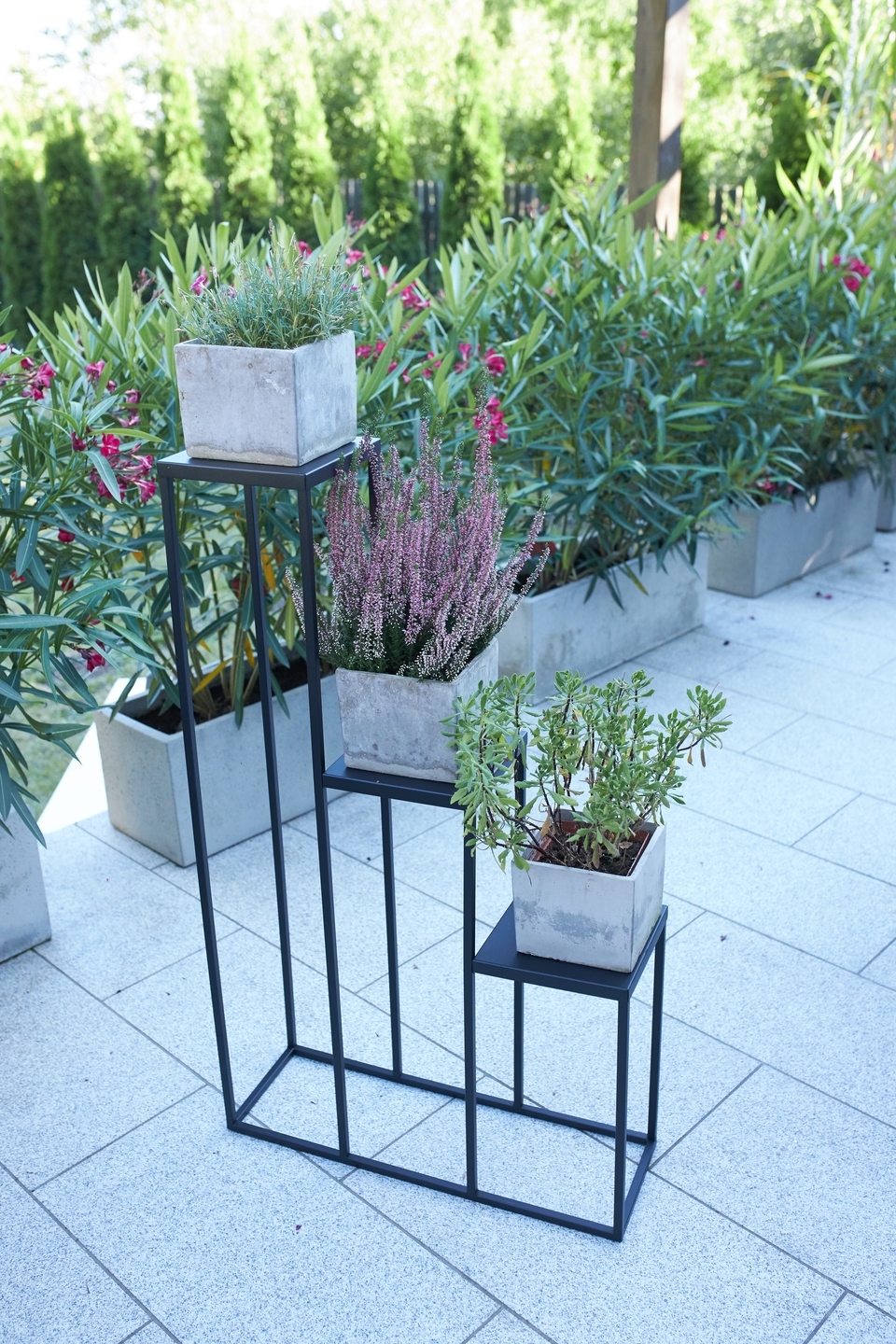 Stufiger Blumenständer Simple - Inneneinrichtung