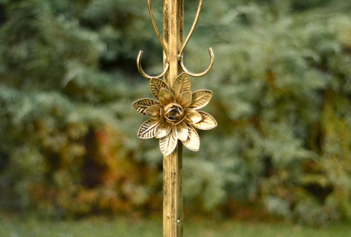 Einzelnes Blumenbeet. Pflanzenständer Modell:201