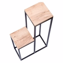 Metallischer, minimalistischer freistehender Modell:666