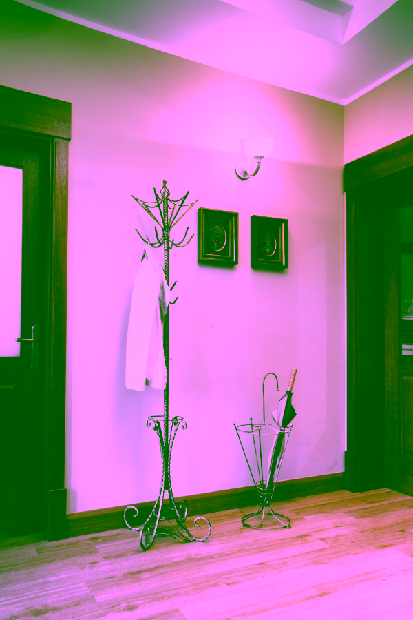 Stabiler Garderobenständer aus Modell:156A