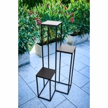 Stehendes Blumenbeet. Metallständer Modell:631